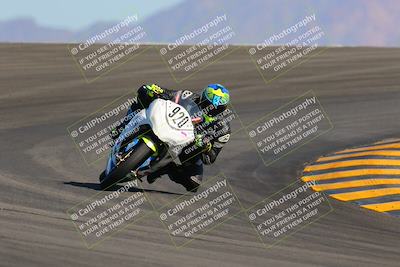 media/Oct-29-2022-CVMA (Sat) [[14c0aa3b66]]/Race 4 500 Supersport-350 Supersport/